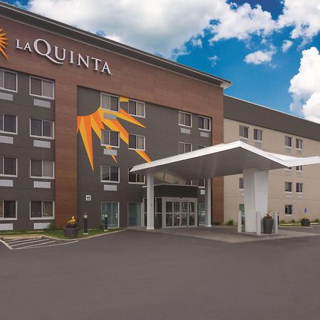 La Quinta By Wyndham Cleveland - Airport North Hotel Екстериор снимка