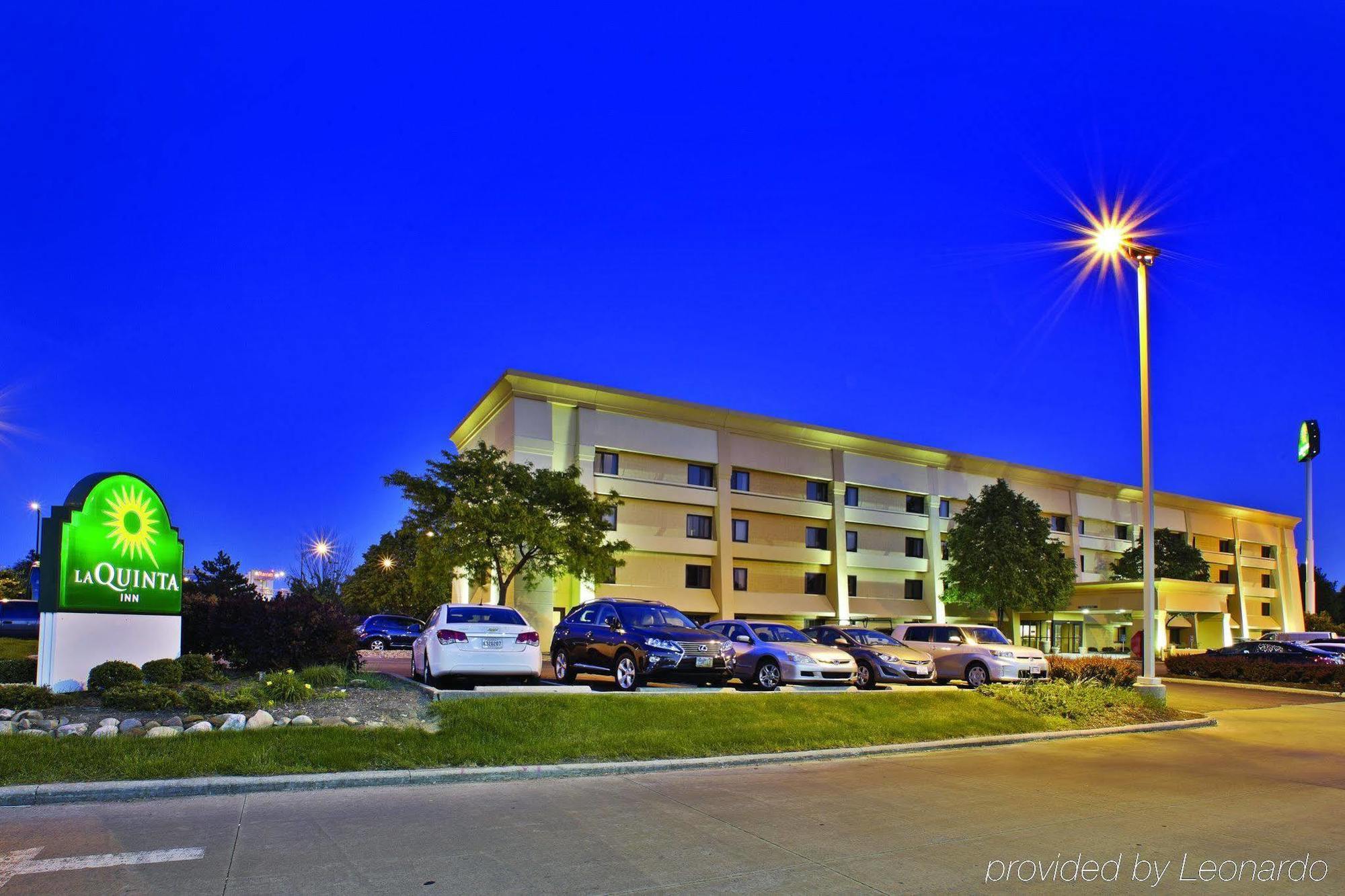 La Quinta By Wyndham Cleveland - Airport North Hotel Екстериор снимка