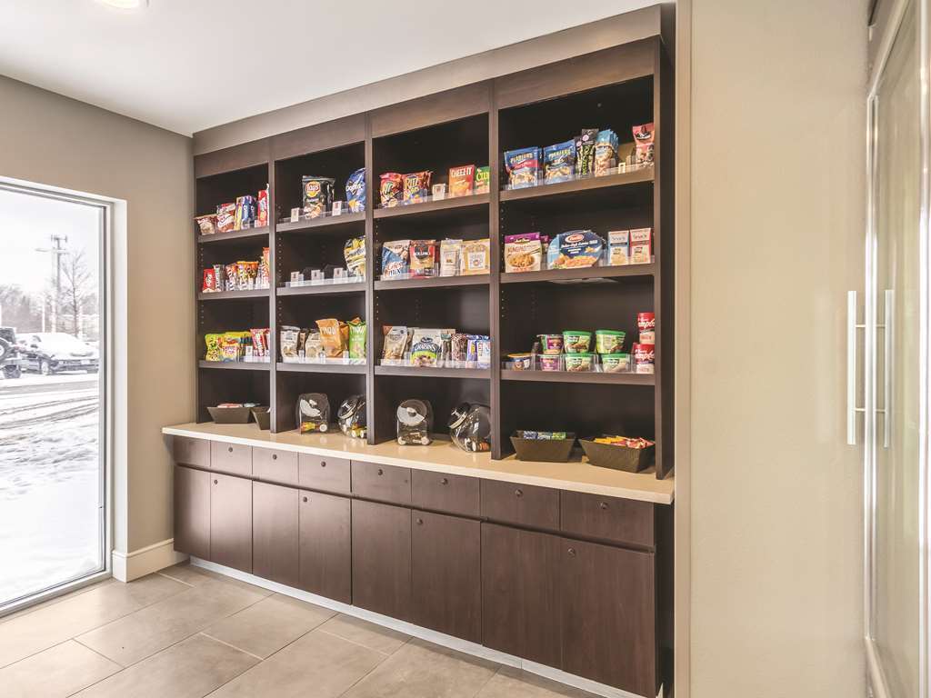 La Quinta By Wyndham Cleveland - Airport North Hotel Удобства снимка