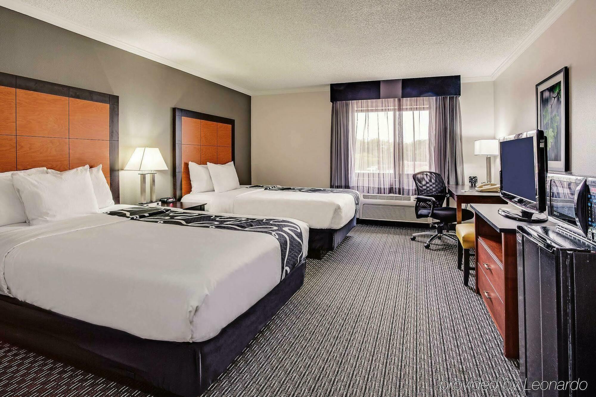 La Quinta By Wyndham Cleveland - Airport North Hotel Екстериор снимка